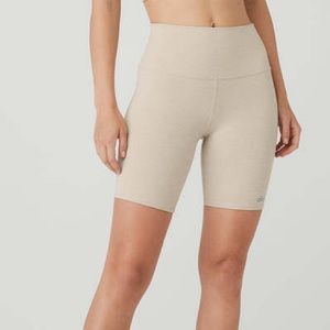 Alo 7" High-Waist Biker Short - Oatmeal Heather